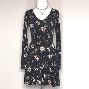 Aeropostale Women’s Black Lace Up Back Floral Mini Skater Dress Sz Small